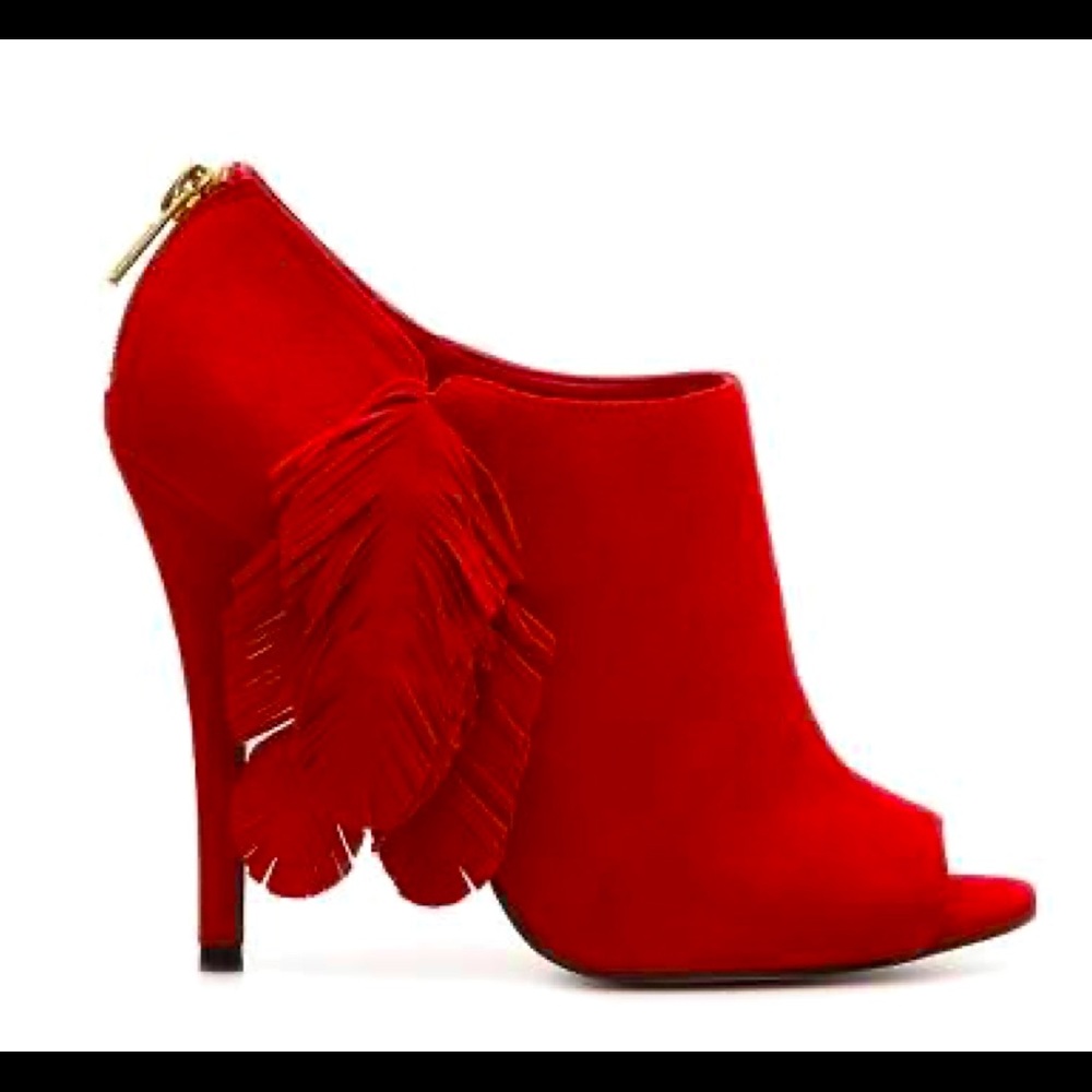 Pretty size 7 boho suede Heels with feather fringe